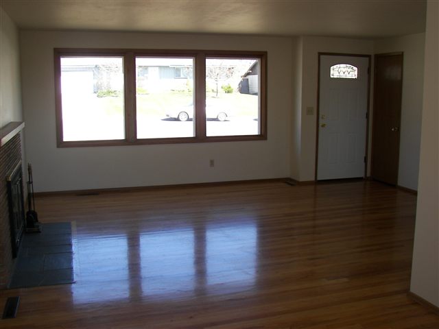 2225  W HOLYOKE - Photo 3