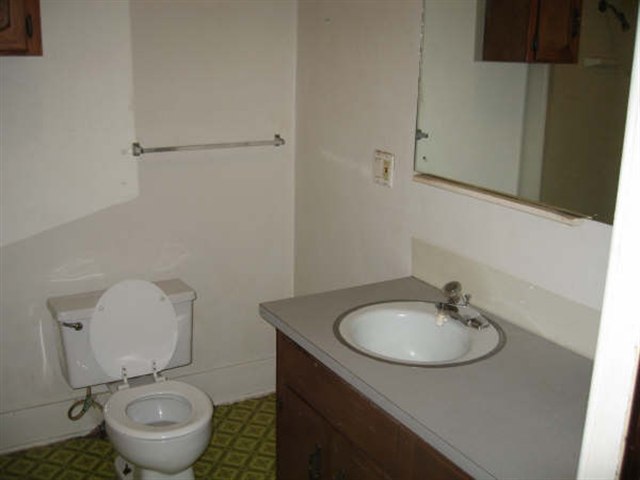 2517  E 4th Ave - Photo 8
