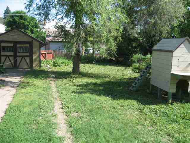 2517  E 4th Ave - Photo 9