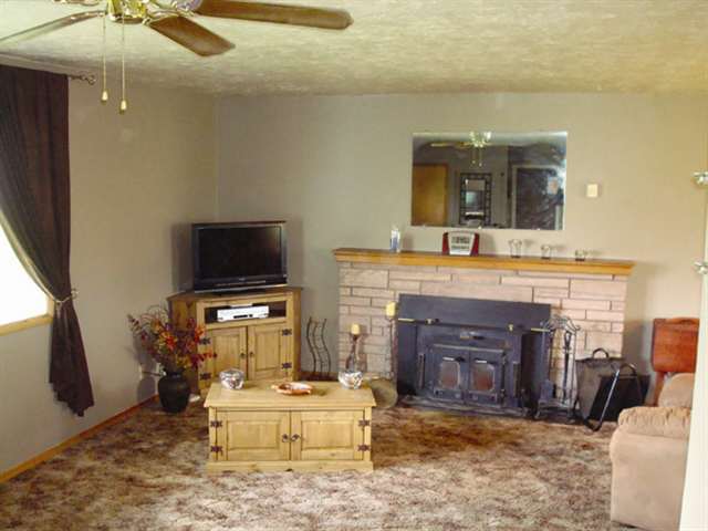 1625  N Flora Rd - Photo 4