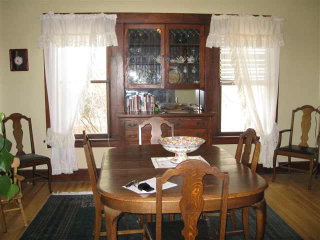 1034 W 11th Ave - Photo 2