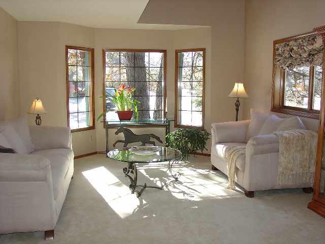 3807 E 48th Ave - Photo 2