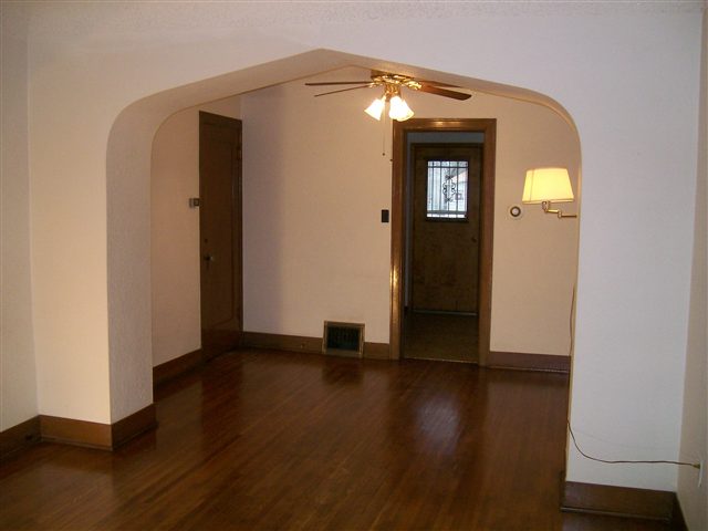 2709  E Nebraska - Photo 3