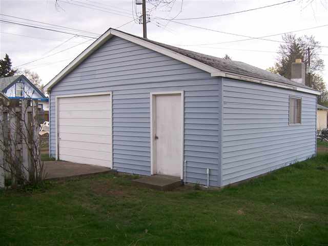 2709  E Nebraska - Photo 9