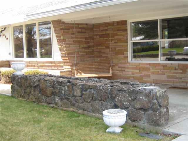 319  N Locust - Photo 9