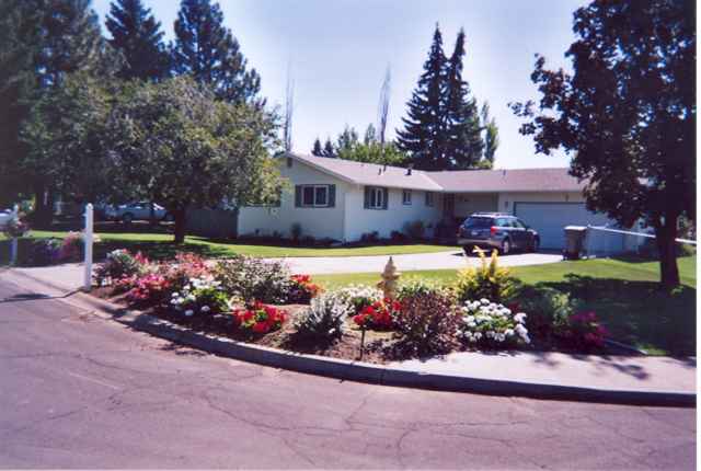 619 W Elwood Ct - Photo 1