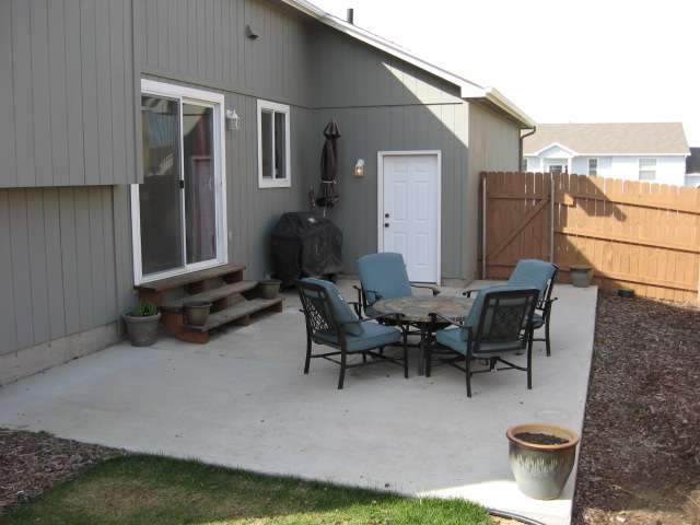 18428 E 12th Ave - Photo 8