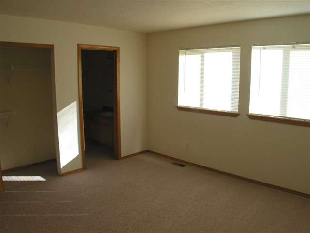 324  E Beverly - Photo 7