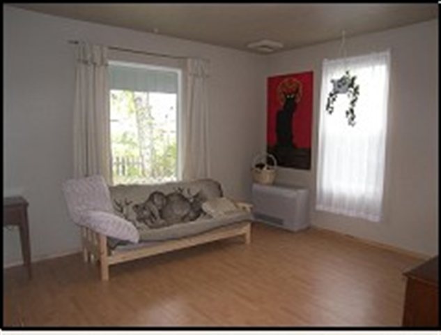 1721  N Elm St - Photo 3