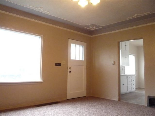 2128  E HOFFMAN - Photo 4