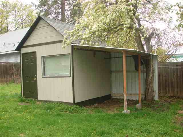 1845  E 14TH - Photo 3