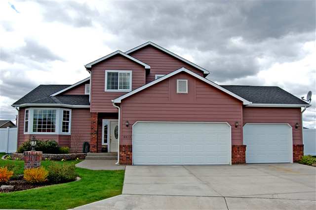 8013 N Nathan Ct - Photo 1