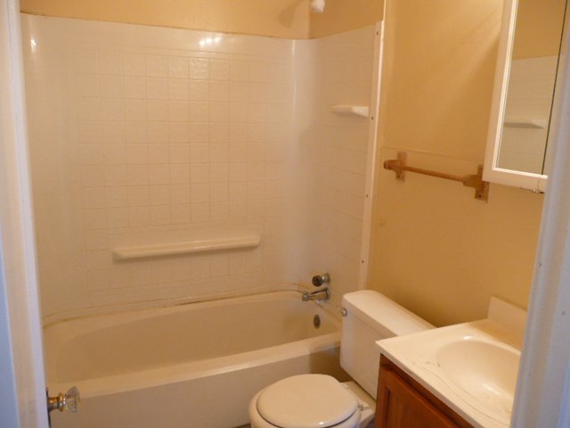 1412  E Olympic Ave - Photo 4