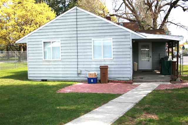 5301  N Maple St - Photo 4