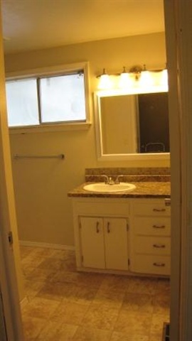 2505  S BOWDISH - Photo 8