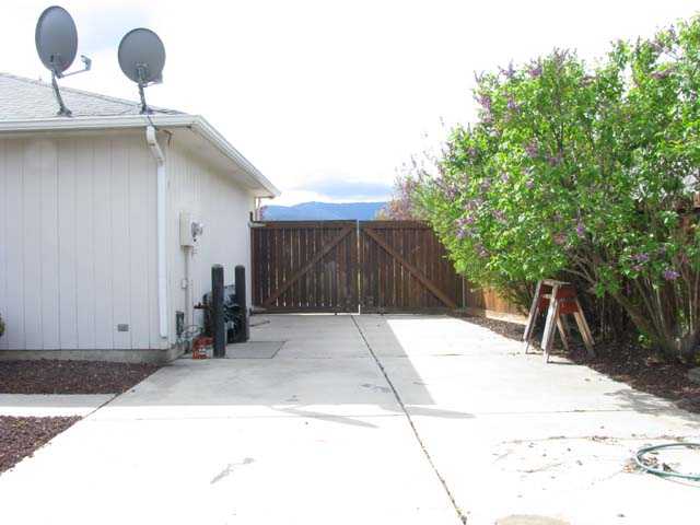 927  N Mitchell Ct - Photo 3
