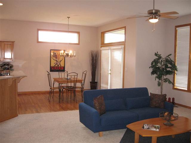 1520 E 56th Ln - Photo 2