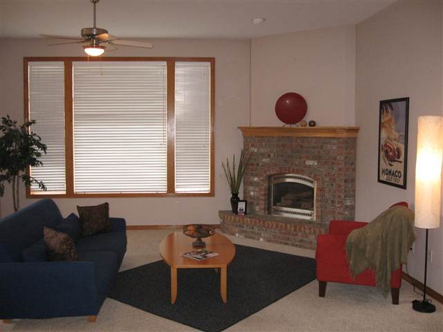 1520 E 56th Ln - Photo 3
