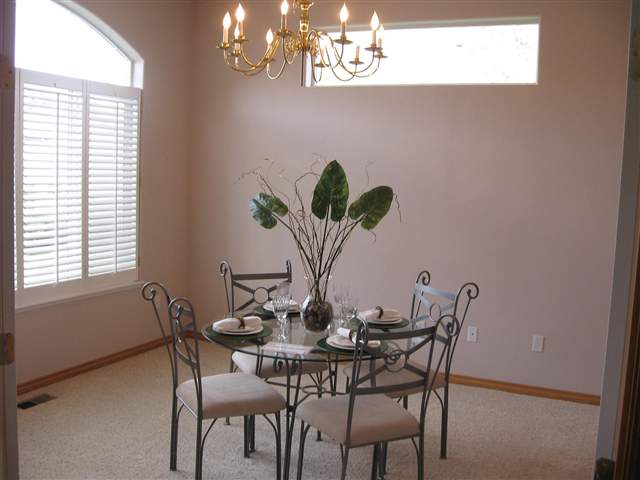 1520 E 56th Ln - Photo 4