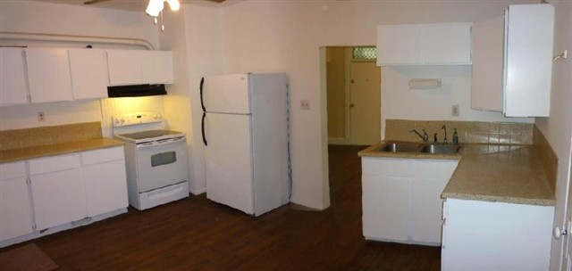 2402  E 6th Ave - Photo 4