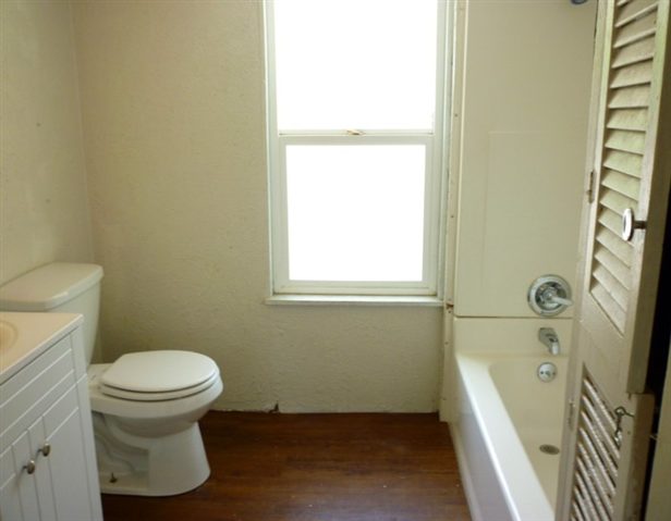 2402  E 6th Ave - Photo 6