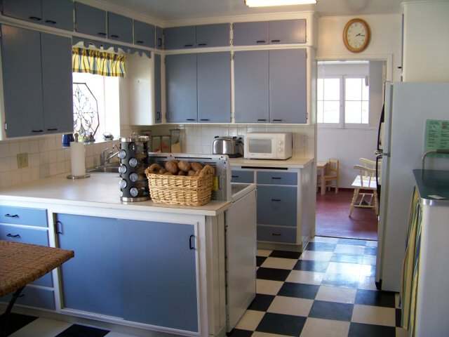 2728  E 18th Ave - Photo 4