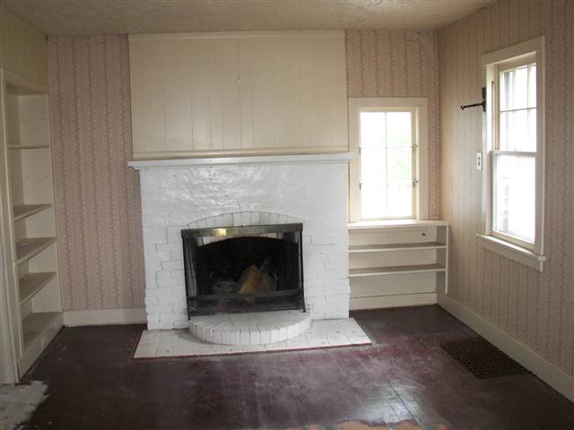 403  N Walnut Rd - Photo 4
