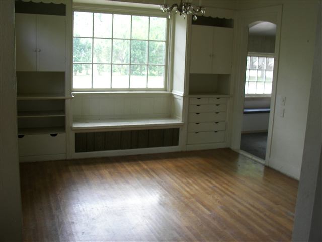 403  N Walnut Rd - Photo 5