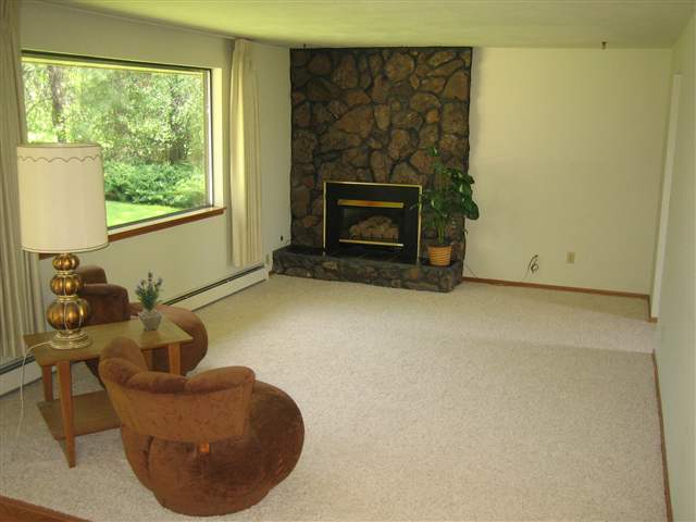 1905  E CENTER Rd - Photo 3