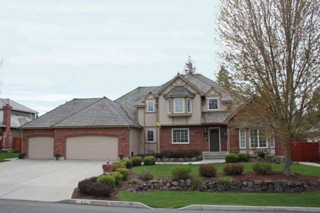 317 W Charlton Ave - Photo 1