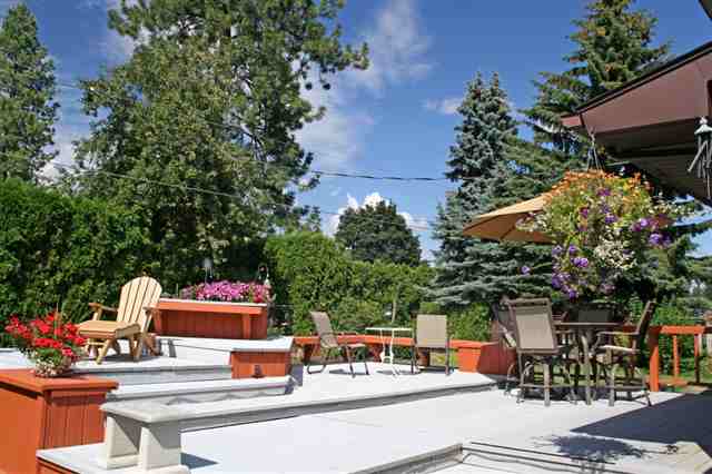 2219  E 48th Ave - Photo 3