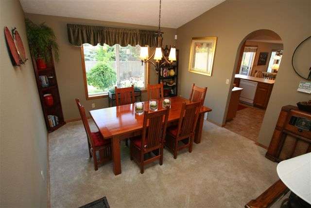 3802  E 49th Ave - Photo 3