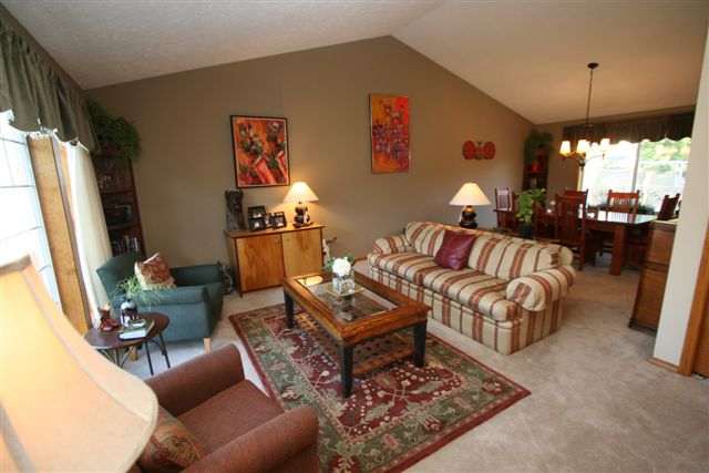 3802  E 49th Ave - Photo 4