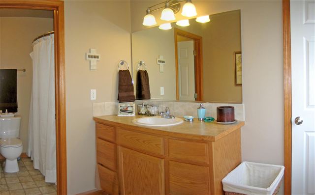 1613  E BEACON Ln - Photo 4