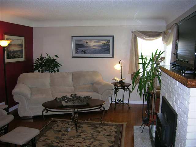 901  N Locust Rd - Photo 3