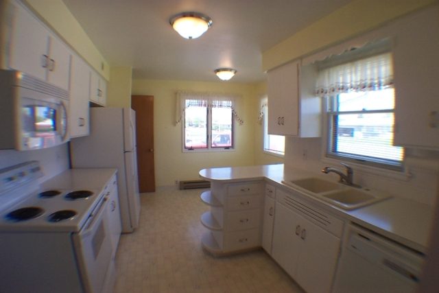 12920  E Maxwell Ave - Photo 3