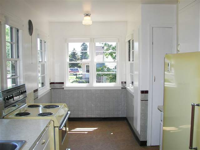 2002  E Empire Ave - Photo 3