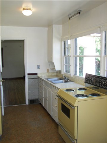 2002  E Empire Ave - Photo 4
