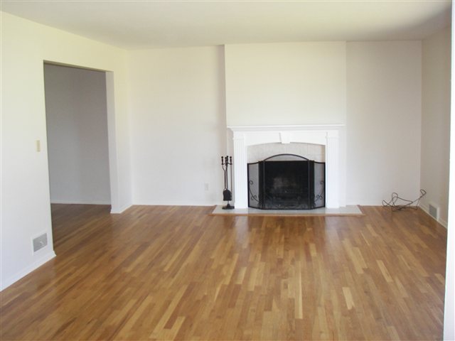 1122  E 43RD Ave - Photo 3