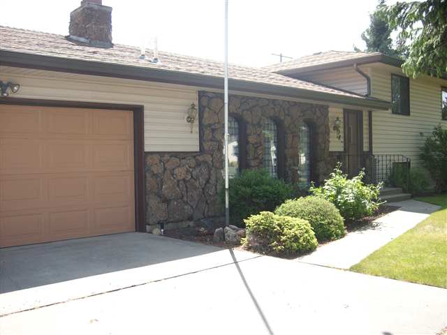 4008  N Lynden Rd - Photo 3