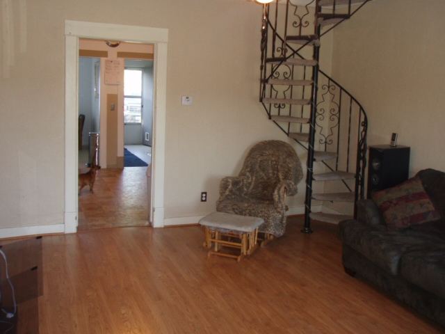 1511  E 2nd Ave - Photo 4