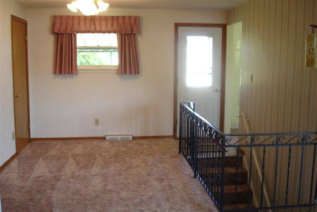 1927  E LONGFELLOW - Photo 4