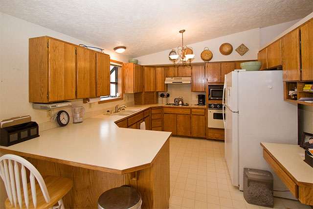 2323  S Herald Rd - Photo 3