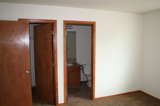 18508 E 5th - Photo 8
