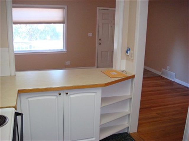 921  W 15th - Photo 5