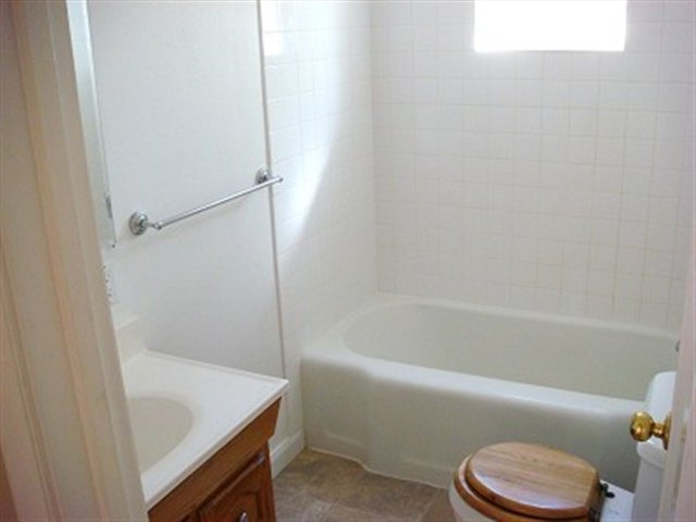 921  W 15th - Photo 6