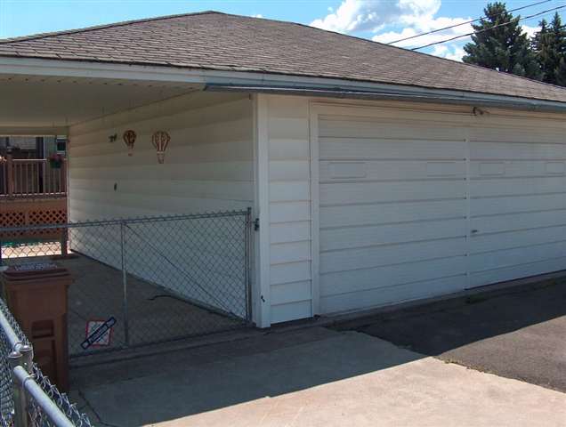 1419  E Bismark Ave - Photo 3