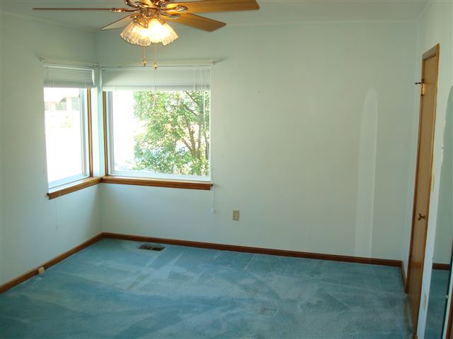 205  W 3rd - Photo 6