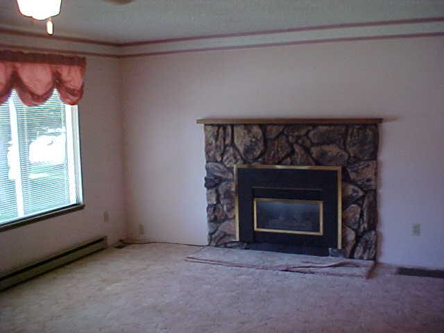 112  W 7th St - Photo 3