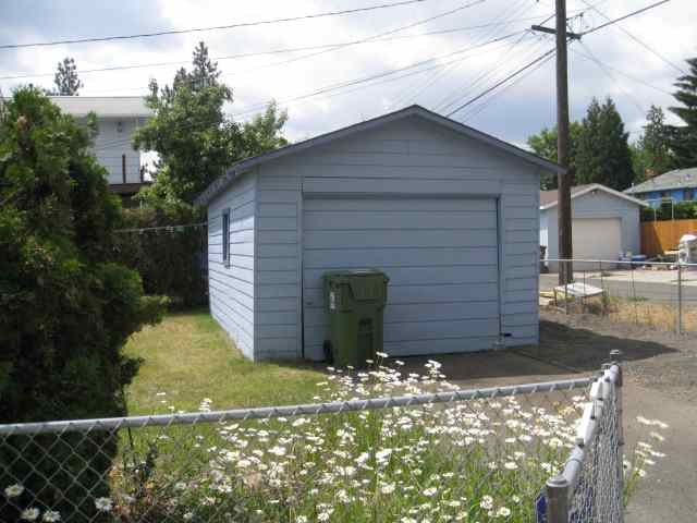 1127  E Columbia Ave - Photo 3